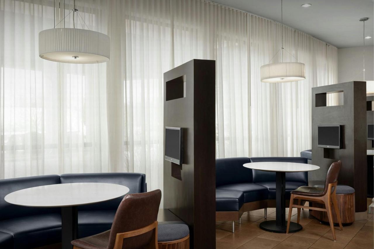 | Courtyard by Marriott Salisbury