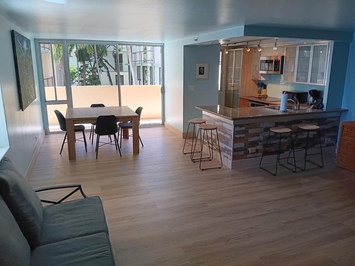 | Diamond Head Beach Hotel