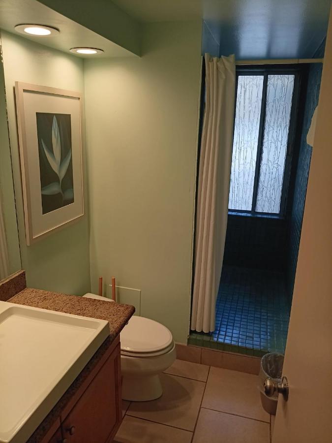 | Diamond Head Beach Hotel