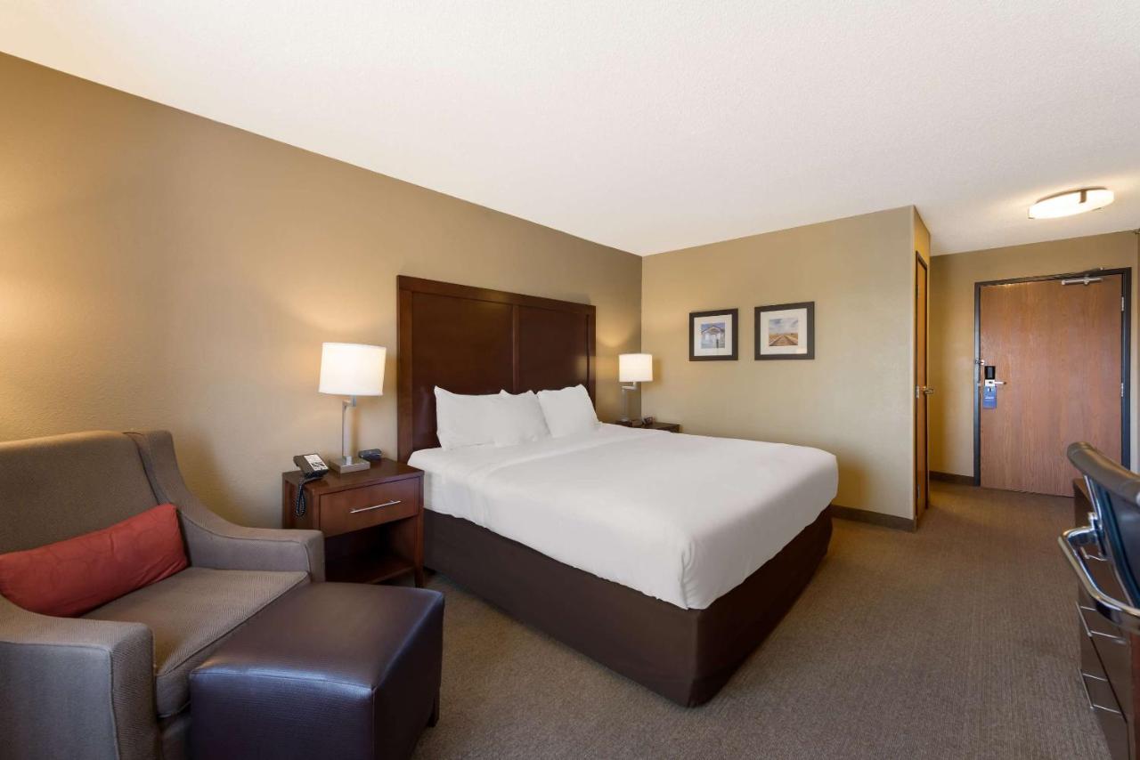 King Room - Non-Smoking at Comfort Inn Wichita East