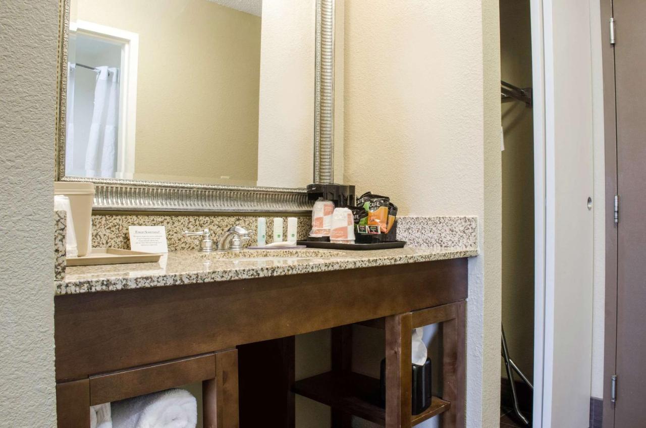 Double Room with Two Double Beds - Non-Smoking at Quality Inn Ruston