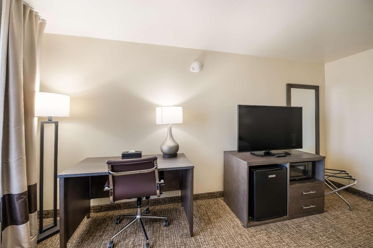 King Room - Non-Smoking at Comfort Inn Bossier City Casino Area near Shreveport Downtown