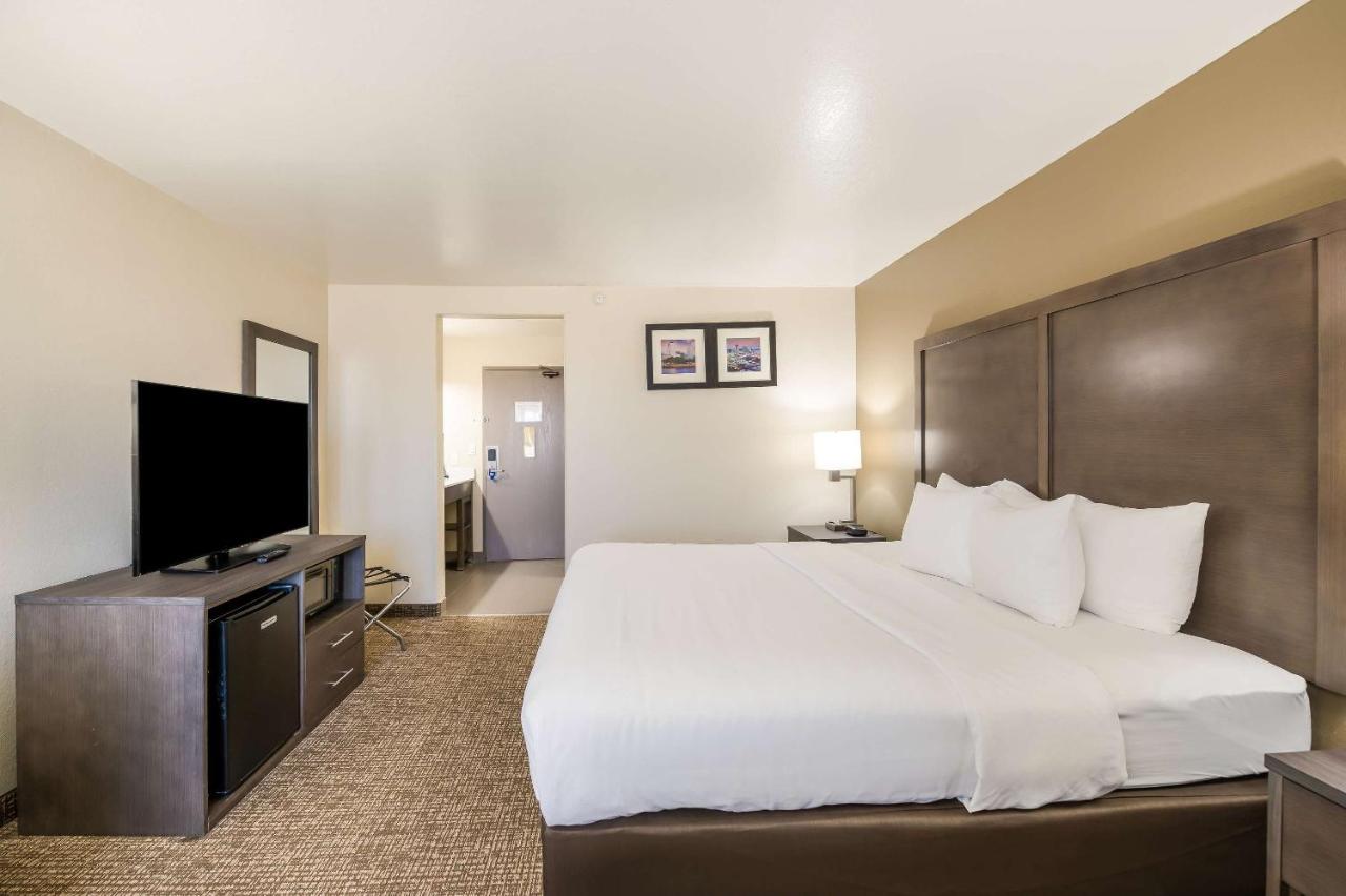 King Room - Non-Smoking at Comfort Inn Bossier City Casino Area near Shreveport Downtown