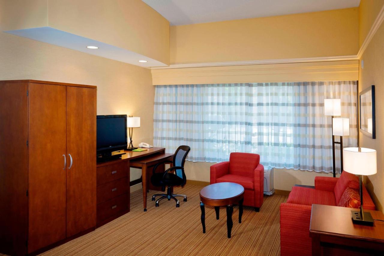 | Courtyard Ventura Simi Valley
