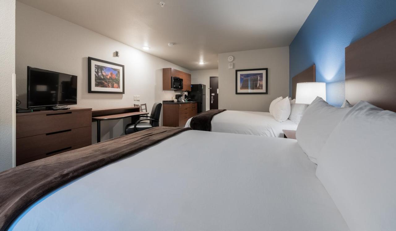 Deluxe Double Room at My Place Hotel - Colorado Springs, CO