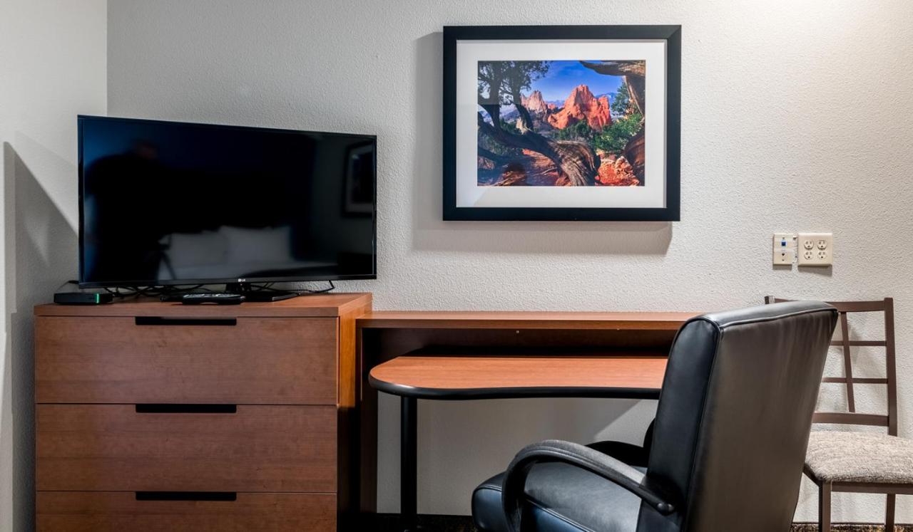 Deluxe Double Room at My Place Hotel - Colorado Springs, CO