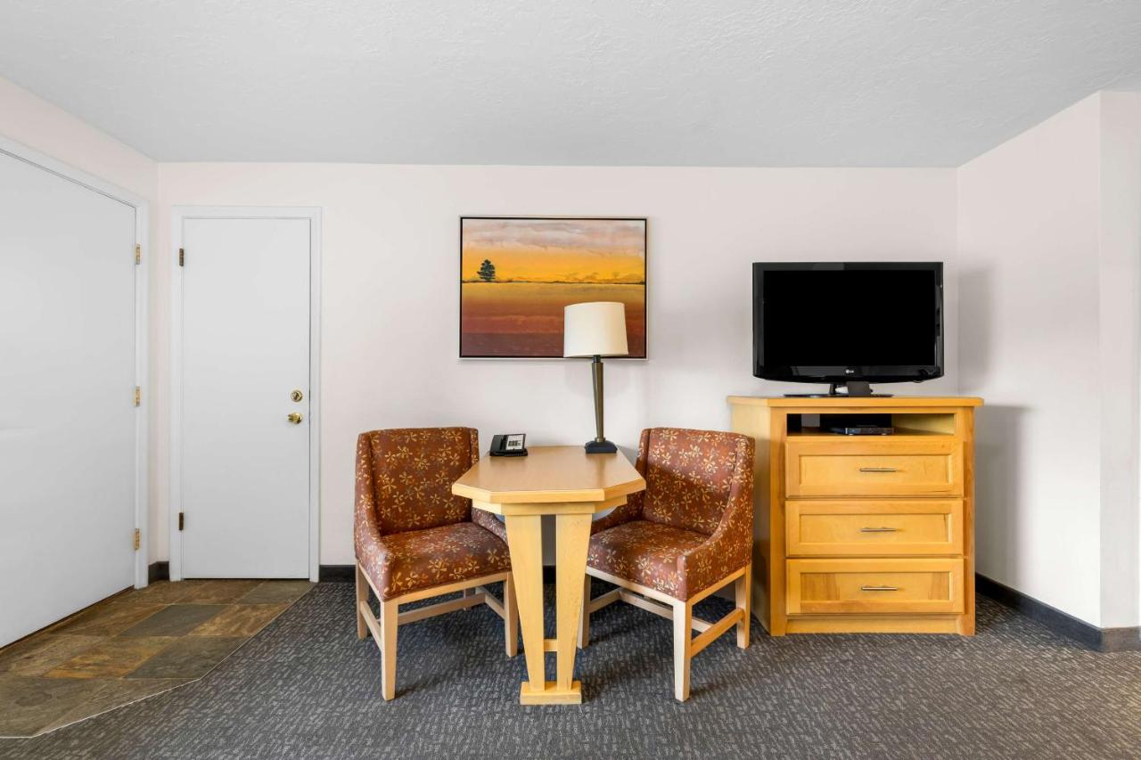 Queen Room with Two Queen Beds - Disability Access Non-Smoking at Best Western Driftwood Inn