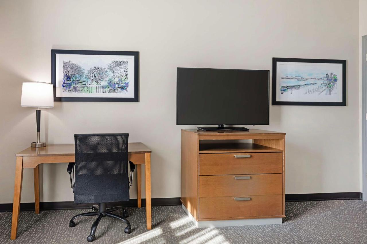Large Queen Room with Two Queen Beds at Best Western Plus Executive Residency Marion