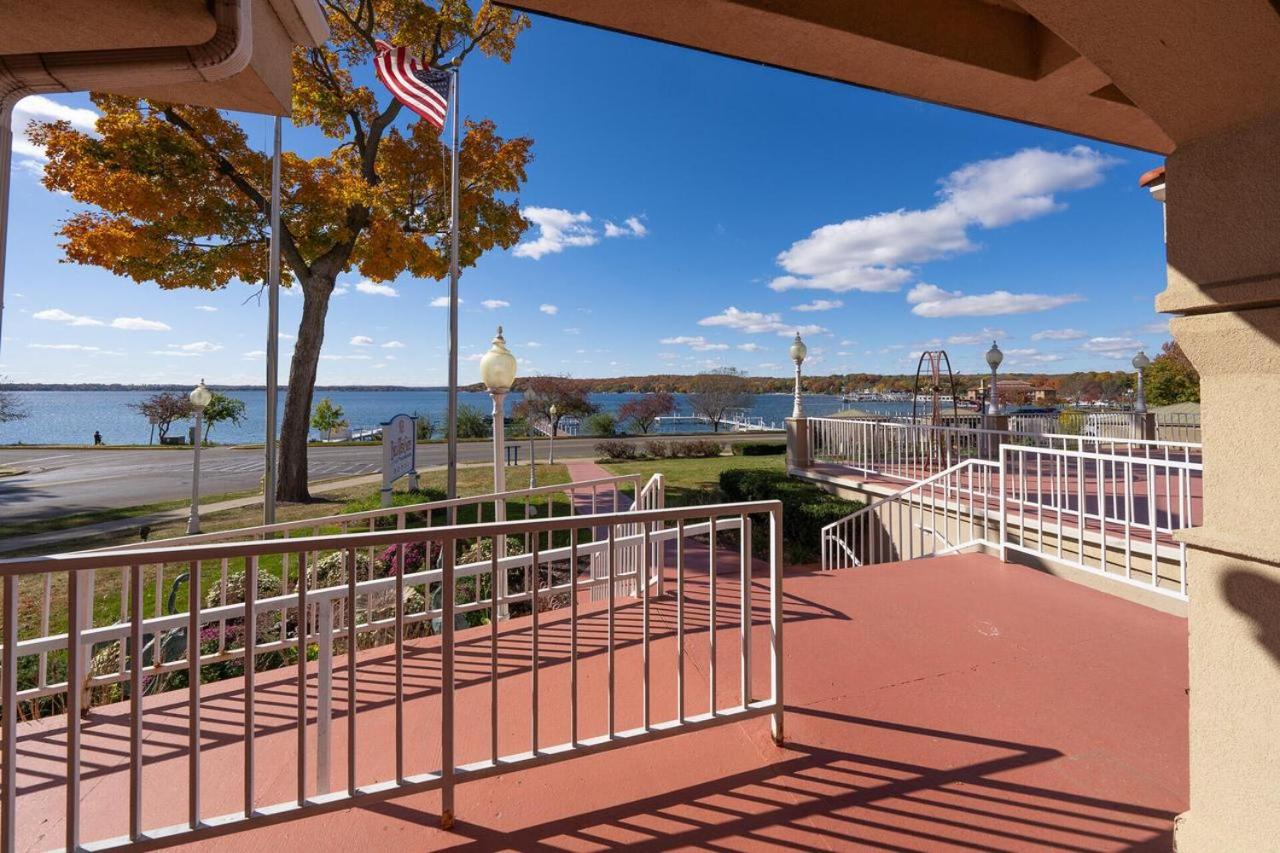  | Bella Vista Suites
