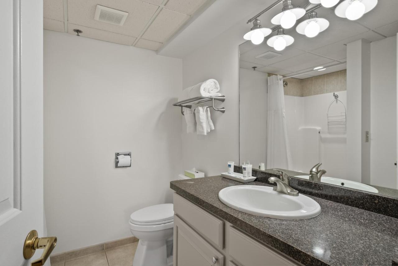 Two-Bedroom Suite at Bella Vista Suites