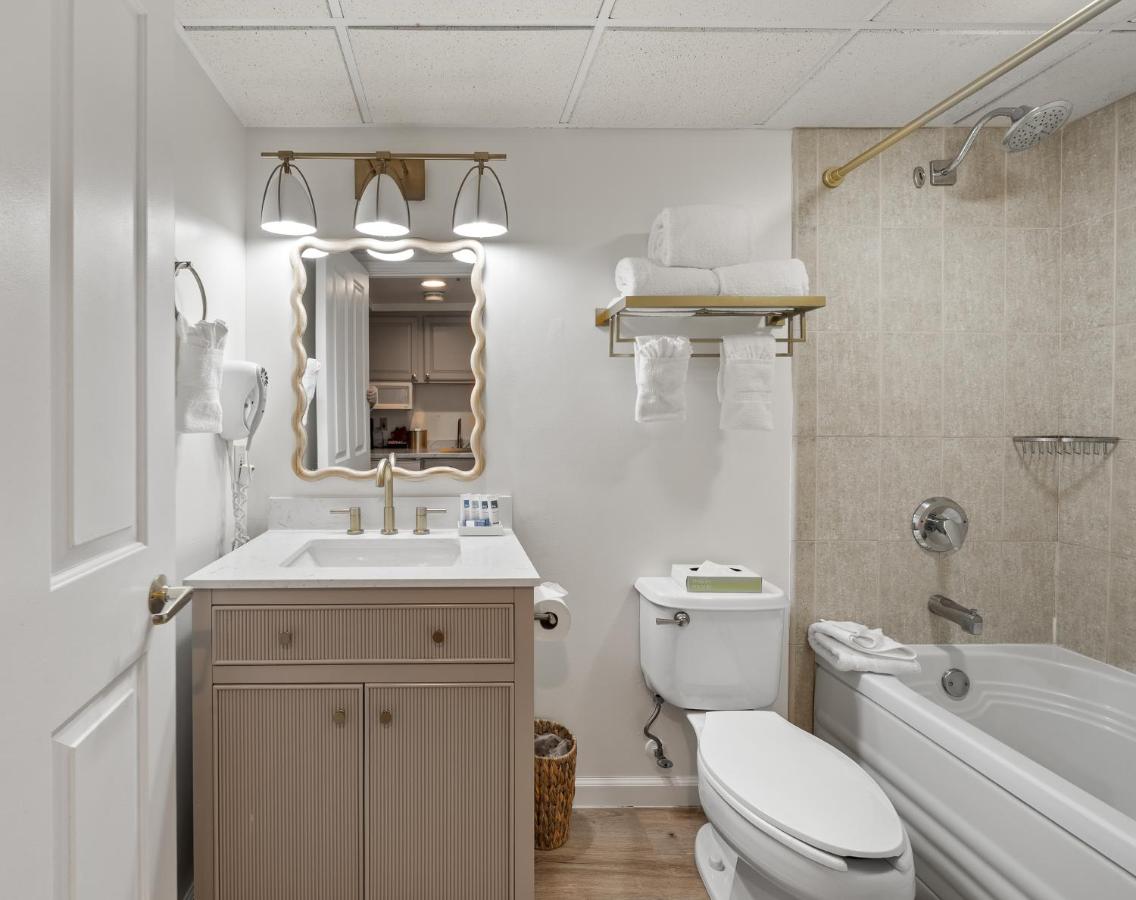  | Bella Vista Suites