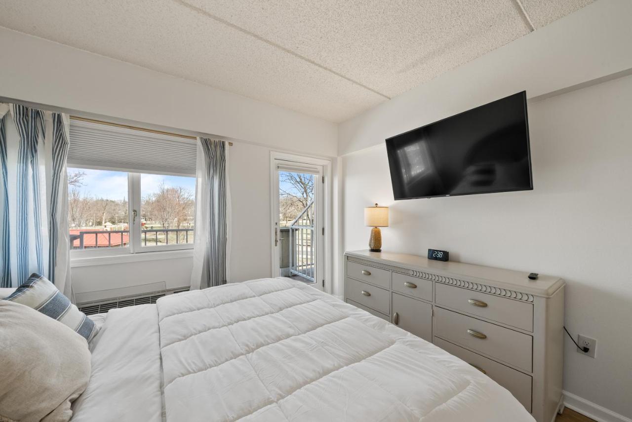  | Bella Vista Suites