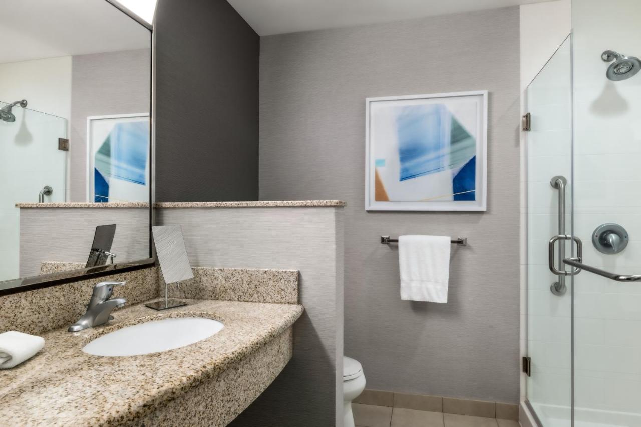  | Courtyard by Marriott Burlington Mt. Holly Westampton