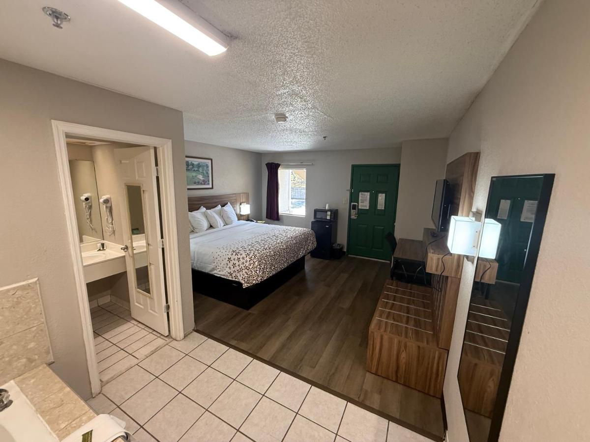 1 King Bed Jetted Tub Smoking at Country Hearth Inn & Suites Augusta