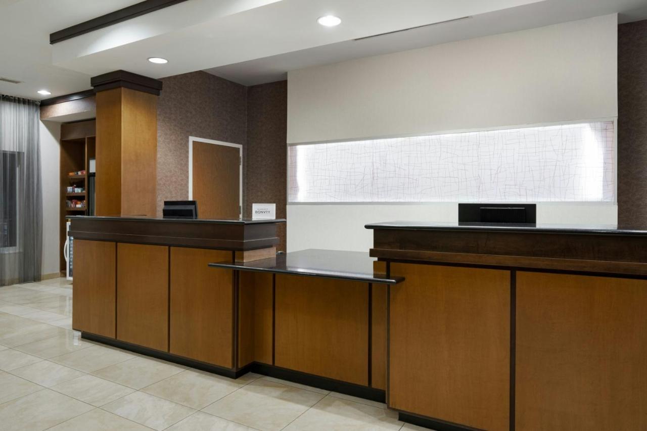 | Fairfield Inn & Suites by Marriott Louisville East
