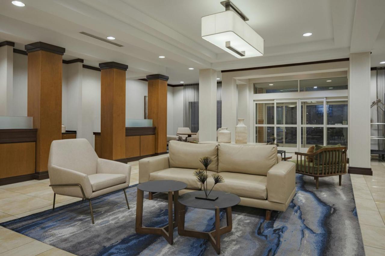 | Fairfield Inn & Suites by Marriott Louisville East