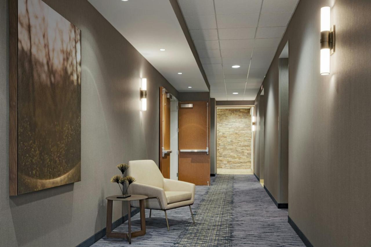 | Fairfield Inn & Suites by Marriott Louisville East