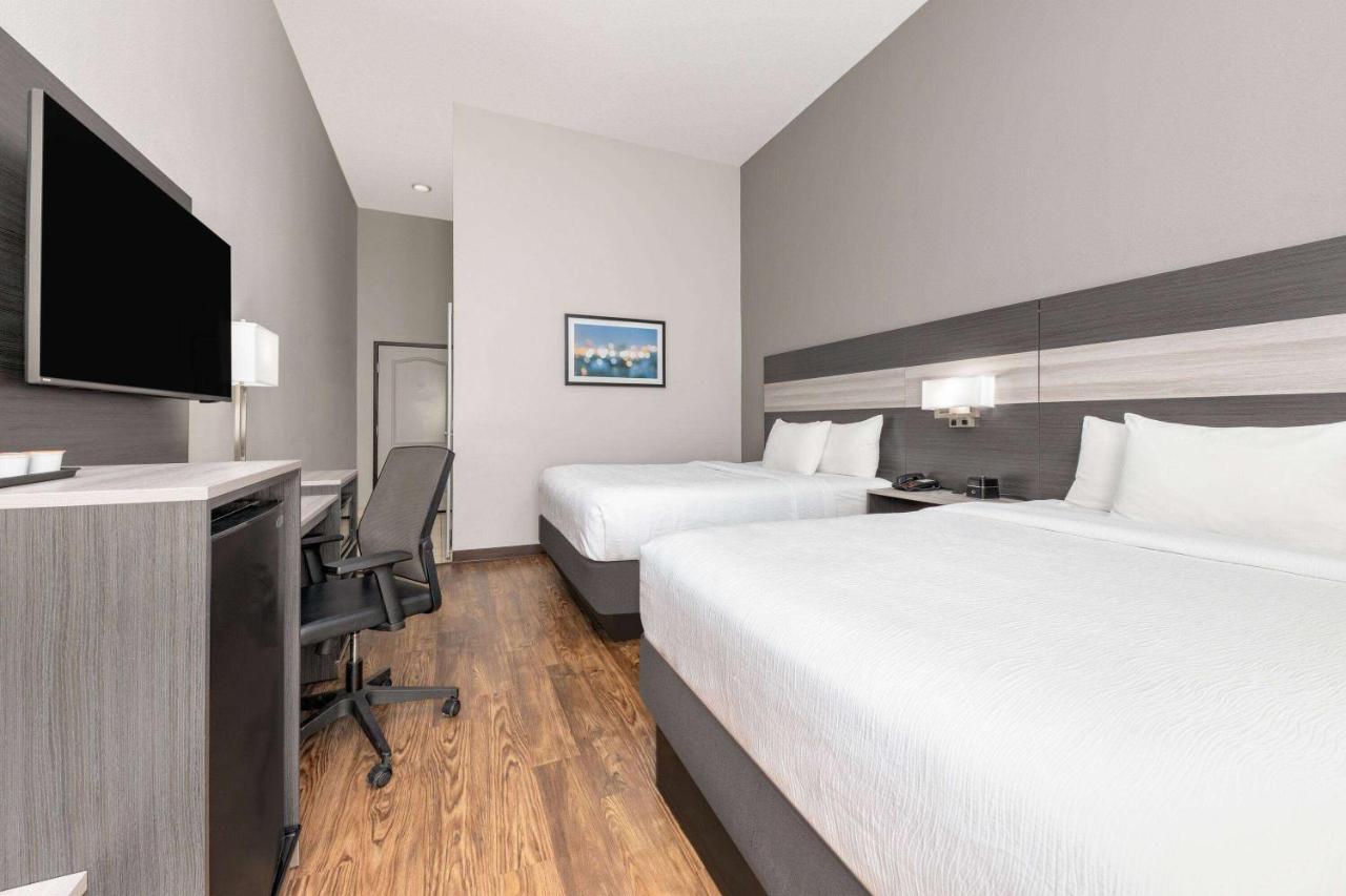 Queen Room with Two Queen Beds City/Park View Non Smoking at La Quinta Inn & Suites by Wyndham Allen at The Village