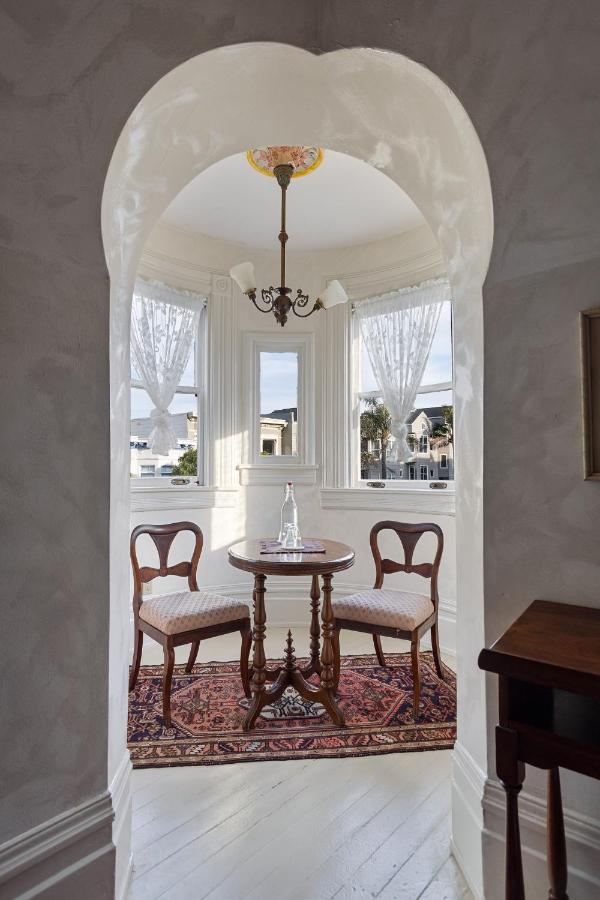 | Chateau Tivoli Bed and Breakfast