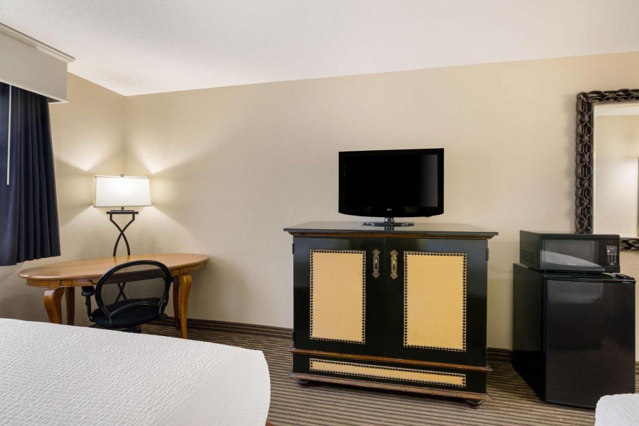 Queen Room with Two Queen Beds - Poolside at Revel Hotel Minot, SureStay Collection by Best Western
