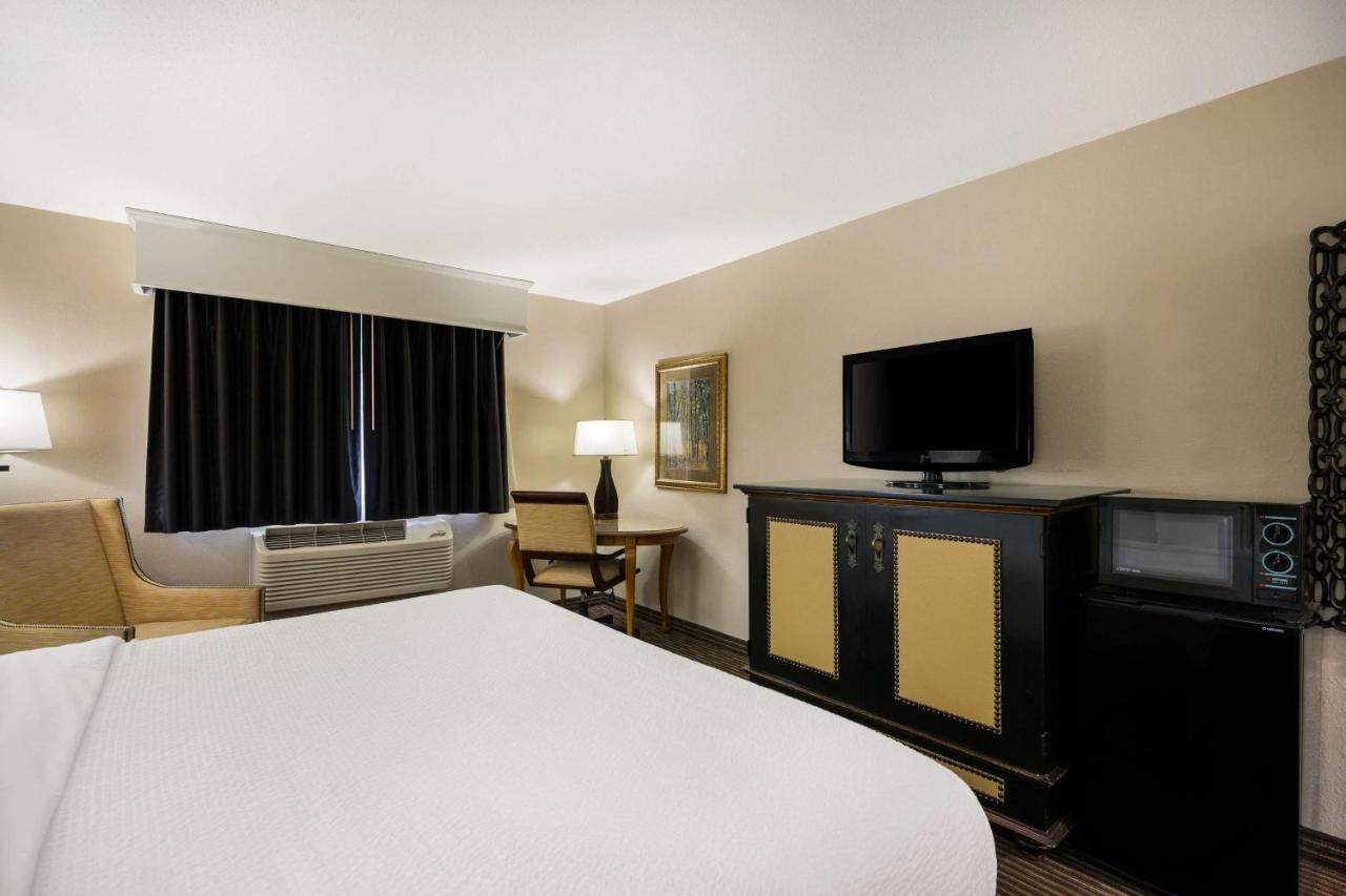 King Room - Non-Smoking at Revel Hotel Minot, SureStay Collection by Best Western