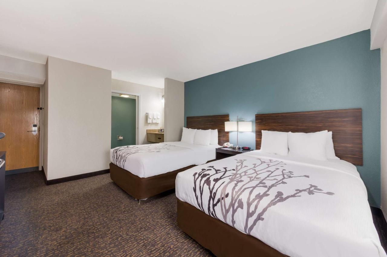Double Room with Two Double Beds - Non-Smoking at Sleep Inn Northlake