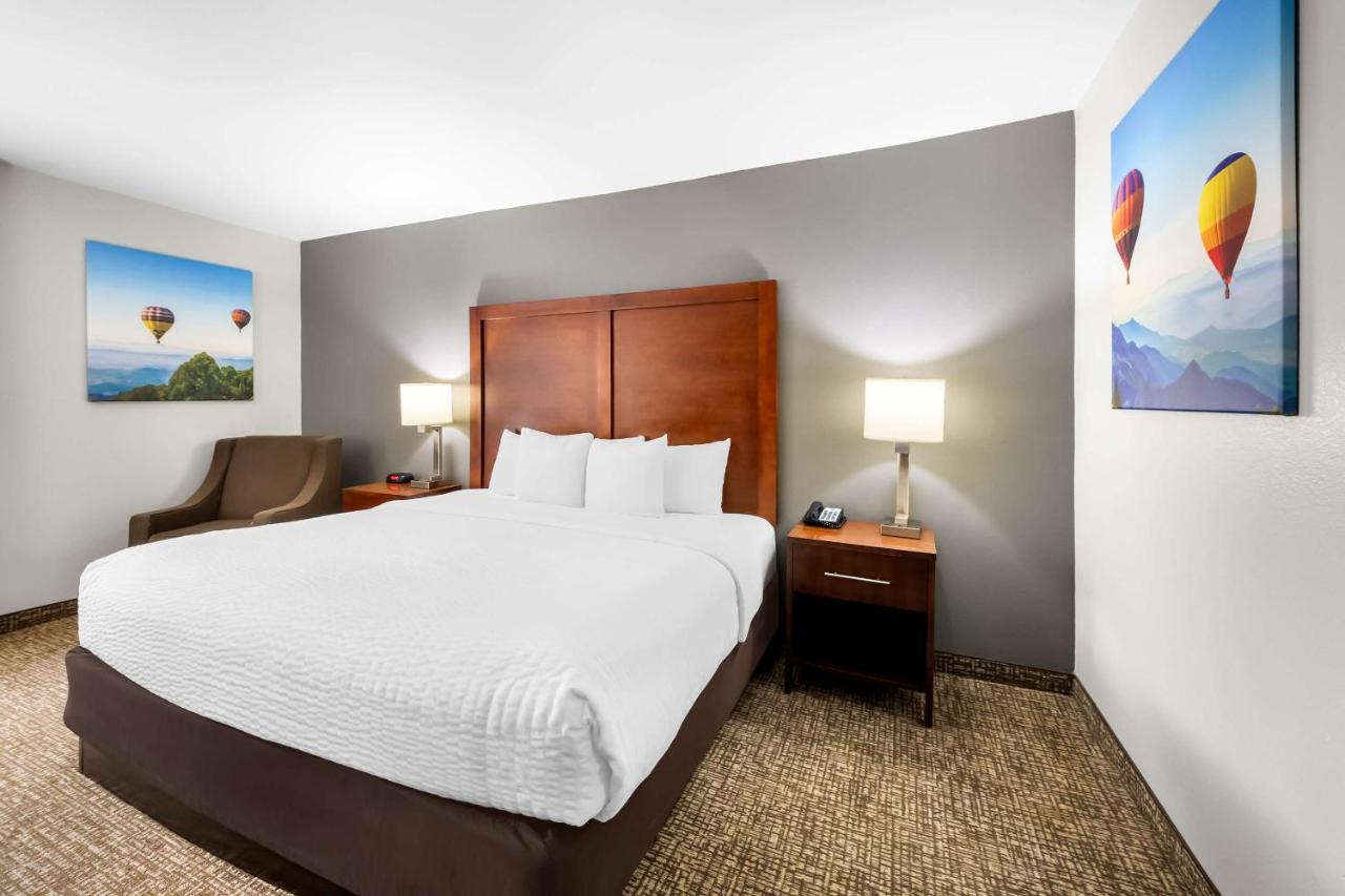 King Room - Accessible/Non-Smoking at Clarion Pointe Apex – Holly Springs