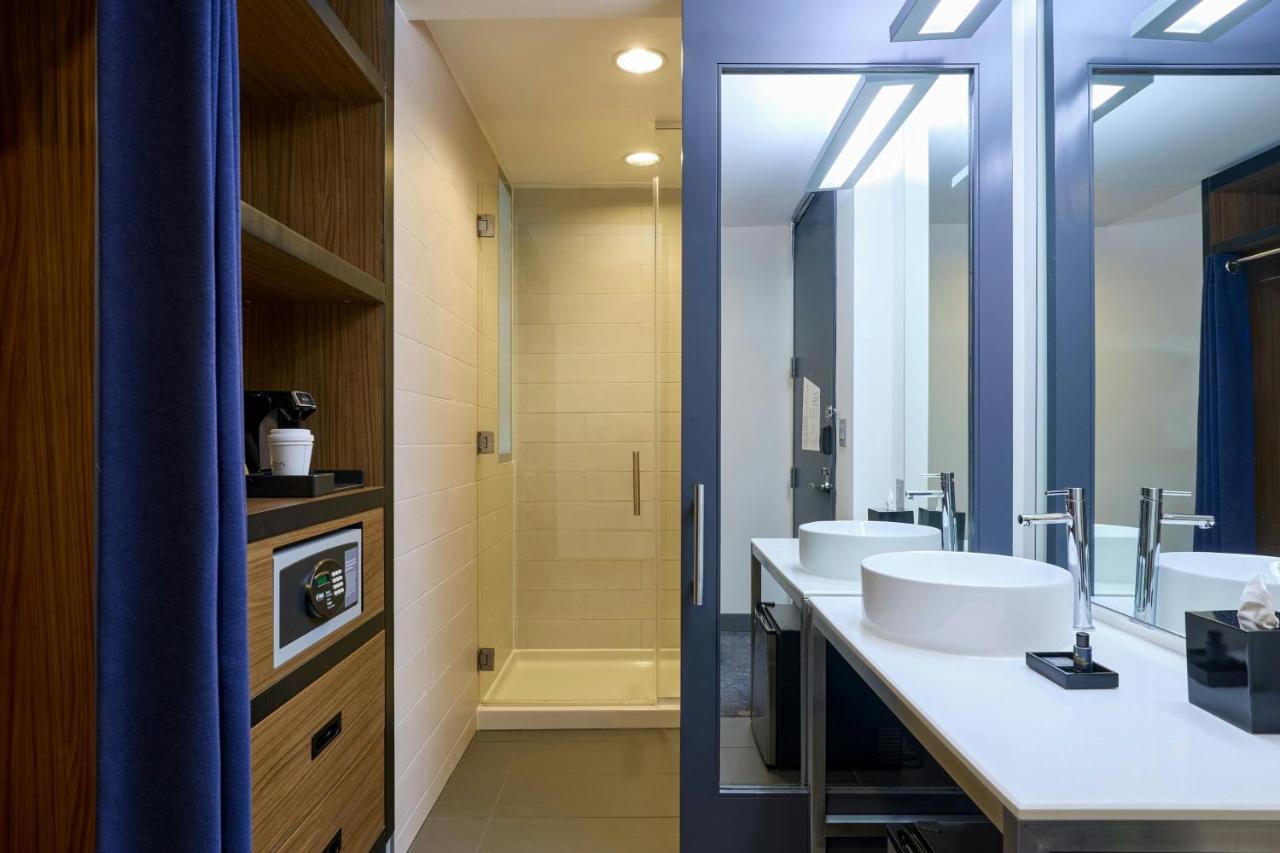 Aloft Room, Guest room, 1 King at Aloft by Marriott Durham Downtown