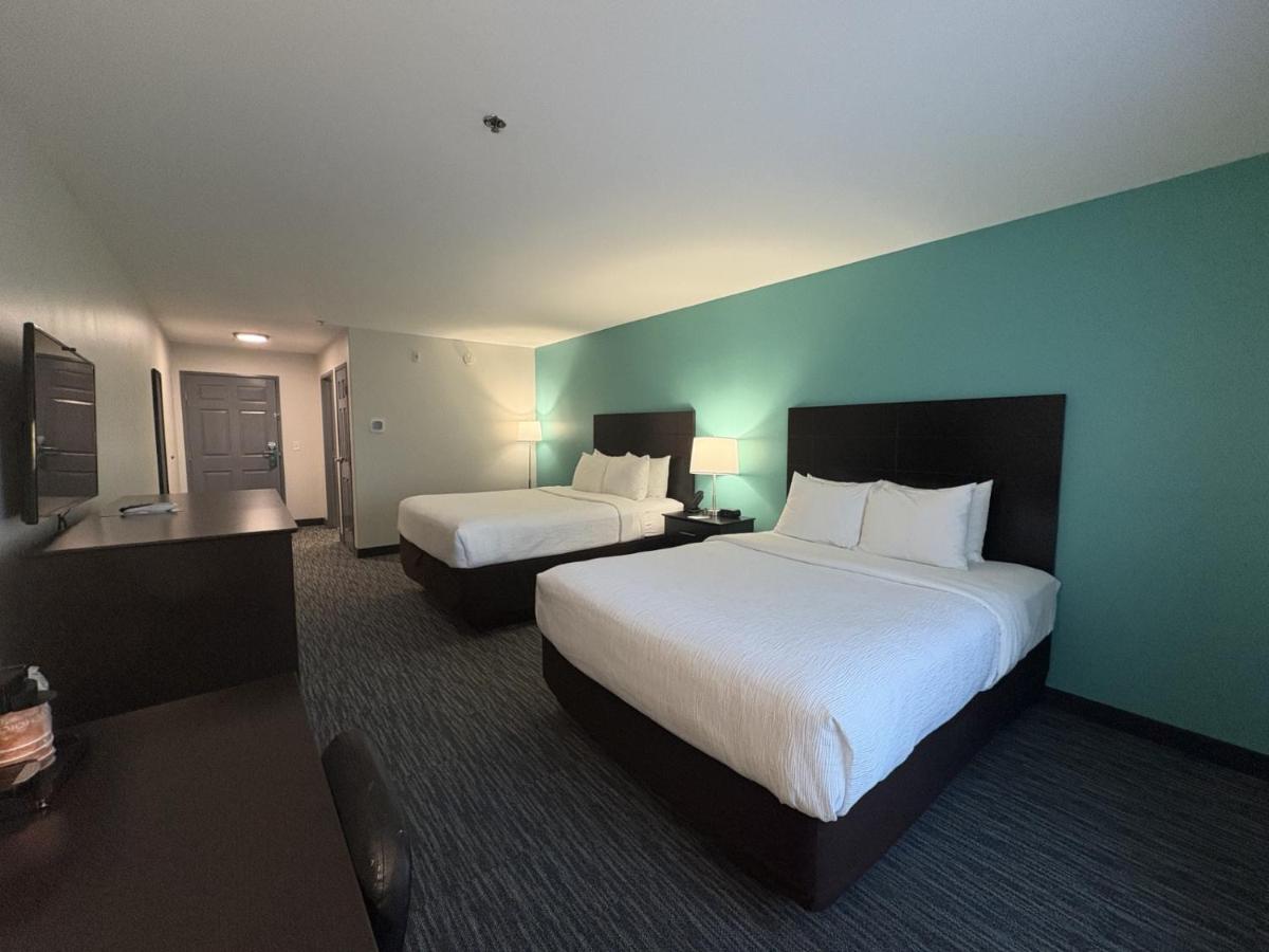| Quality Inn & Suites