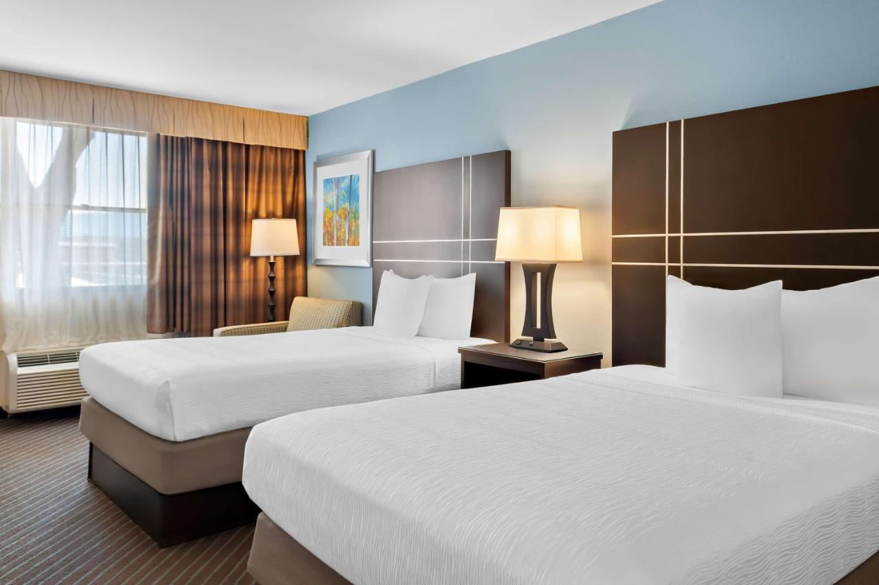 Double Room with Two Double Beds - Smoking at Best Western Newport Inn