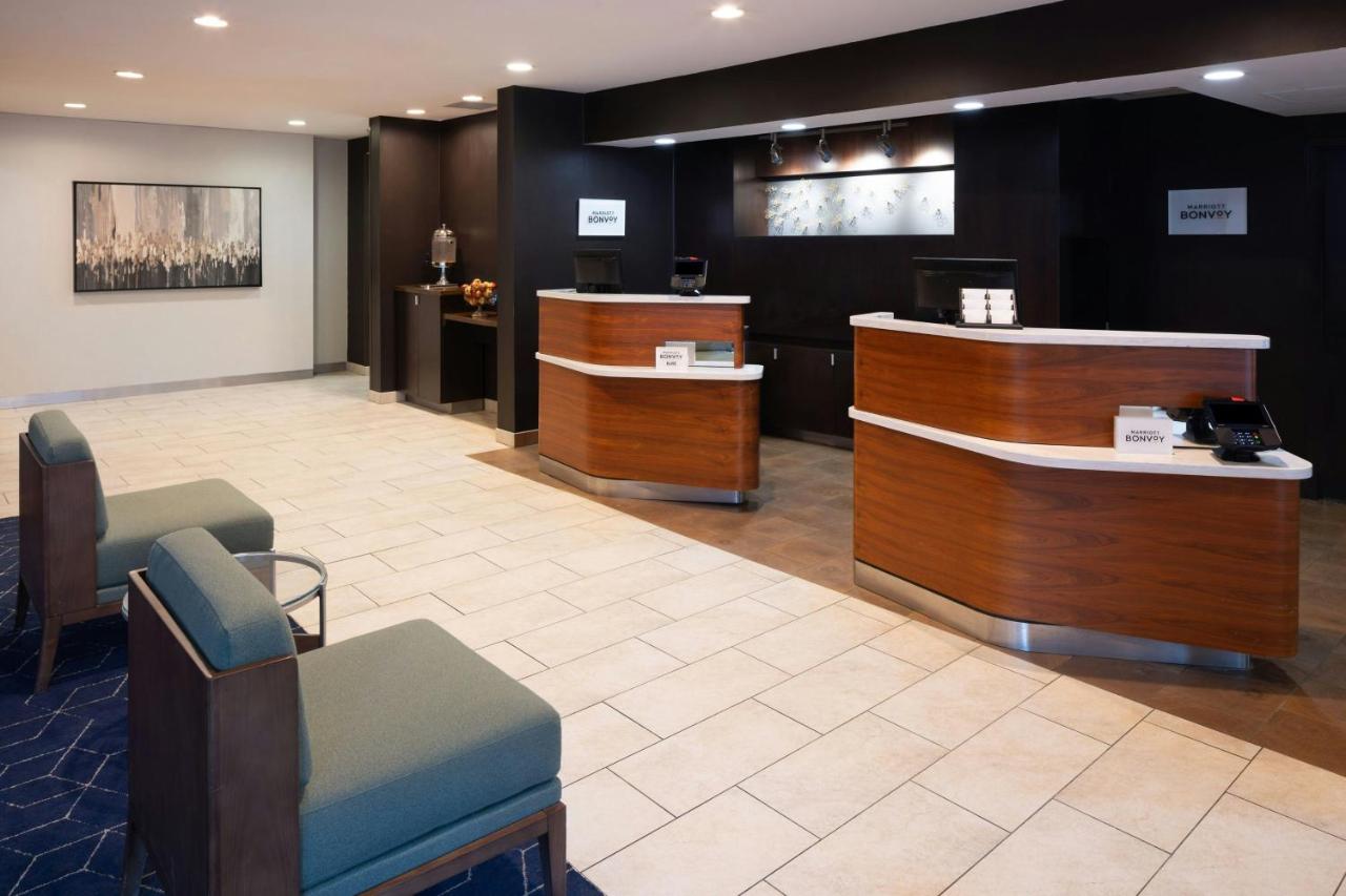 | Courtyard Burlington Williston