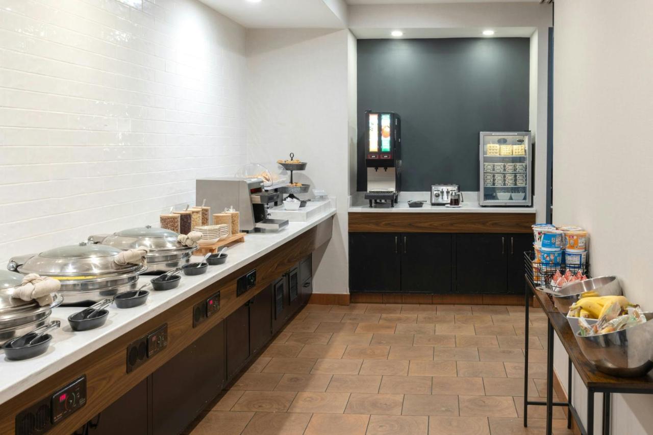 | Courtyard Burlington Williston