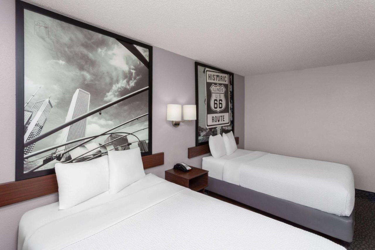 | Super 8 by Wyndham Romeoville Bolingbrook