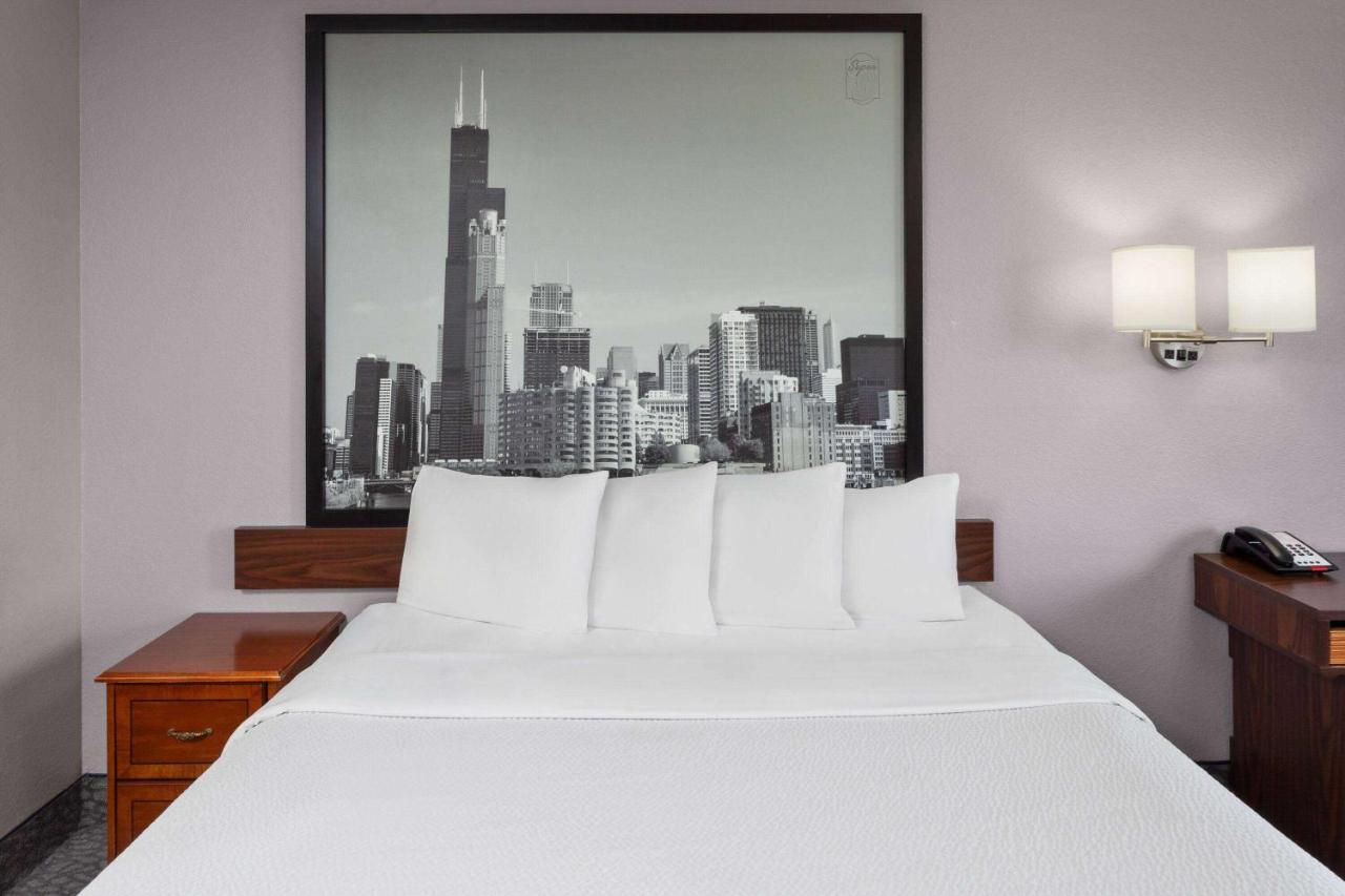 | Super 8 by Wyndham Romeoville Bolingbrook