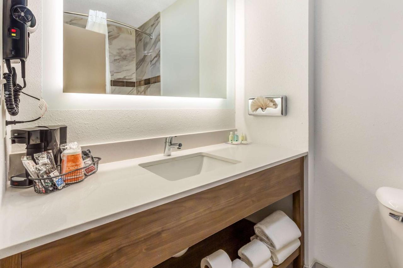 King Room - Disability Access/Non-Smoking at Quality Inn Asheboro South