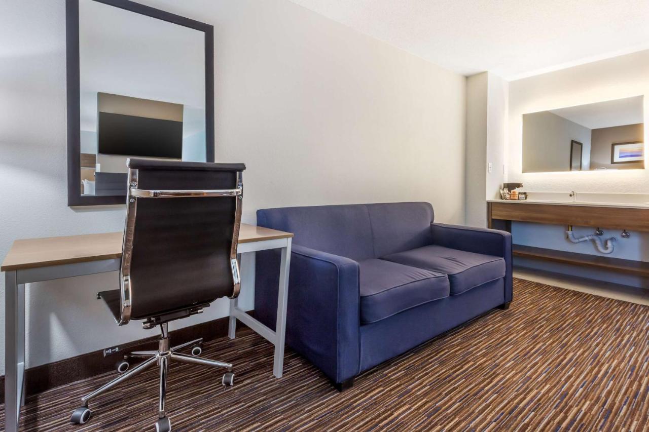 King Suite with Sofa Bed - Non-Smoking at Quality Inn Asheboro South