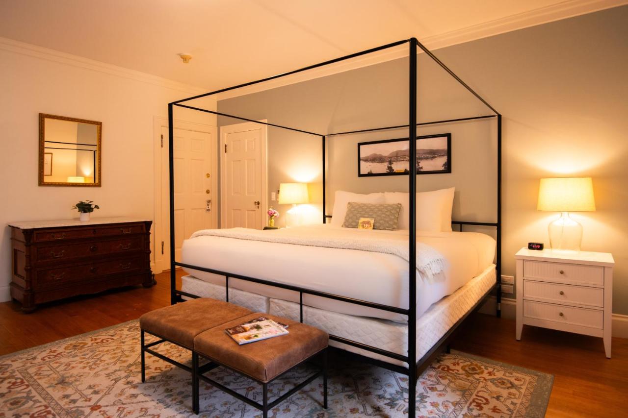 | Hearthside Inn