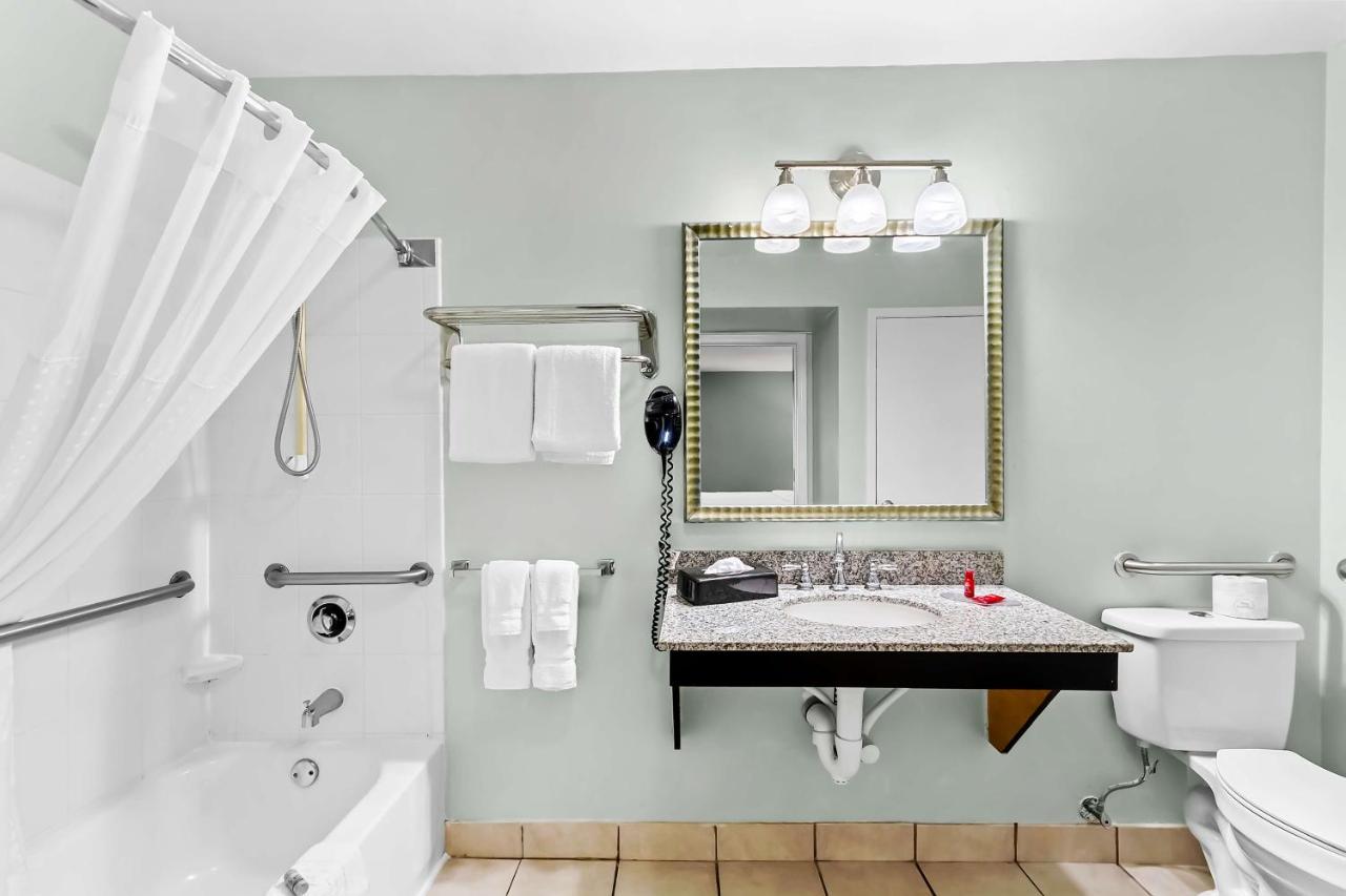 King Suite with Bath Tub - Disability Access at SureStay Studio by Best Western Pensacola