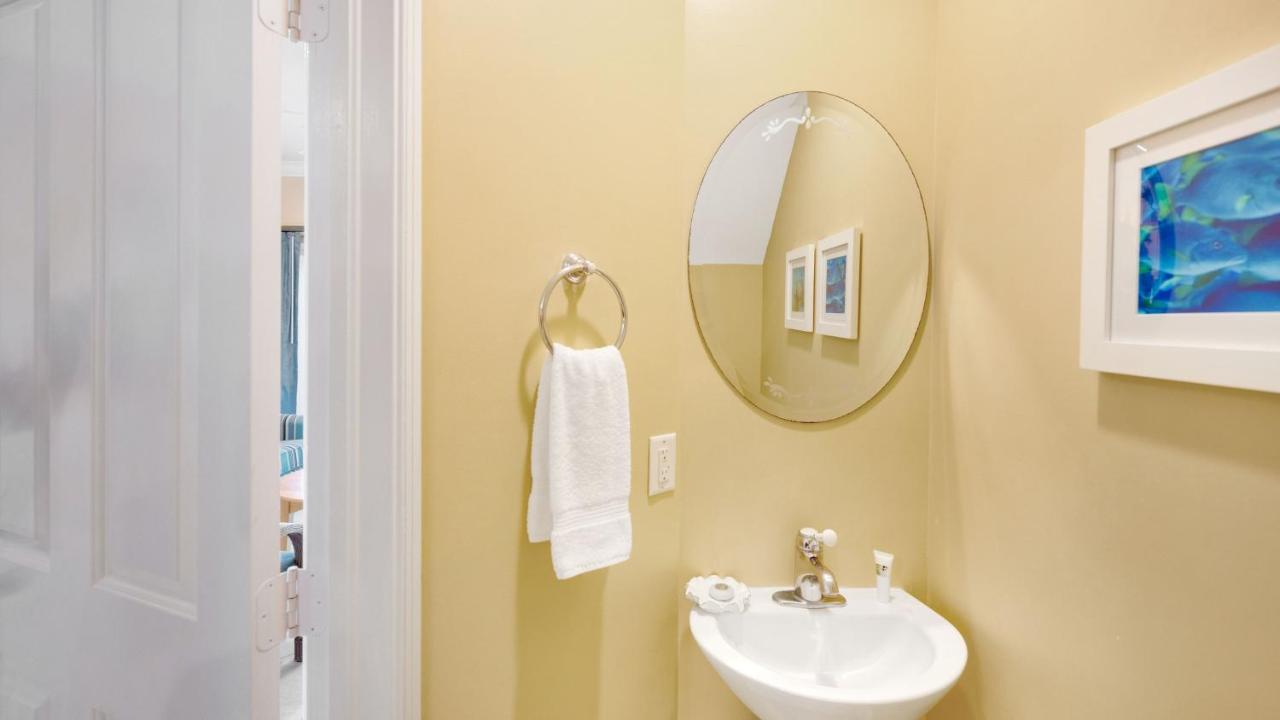| Tranquility Bay Beachfront Hotel and Resort