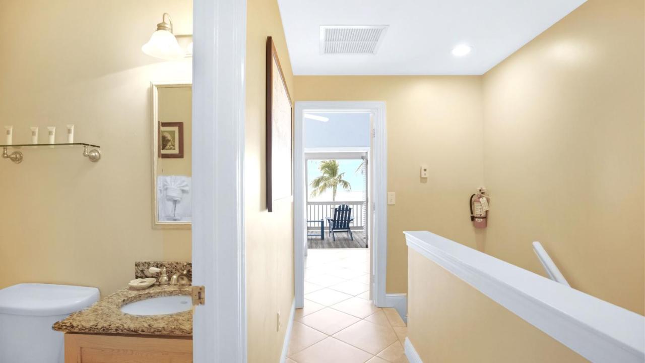 | Tranquility Bay Beachfront Hotel and Resort