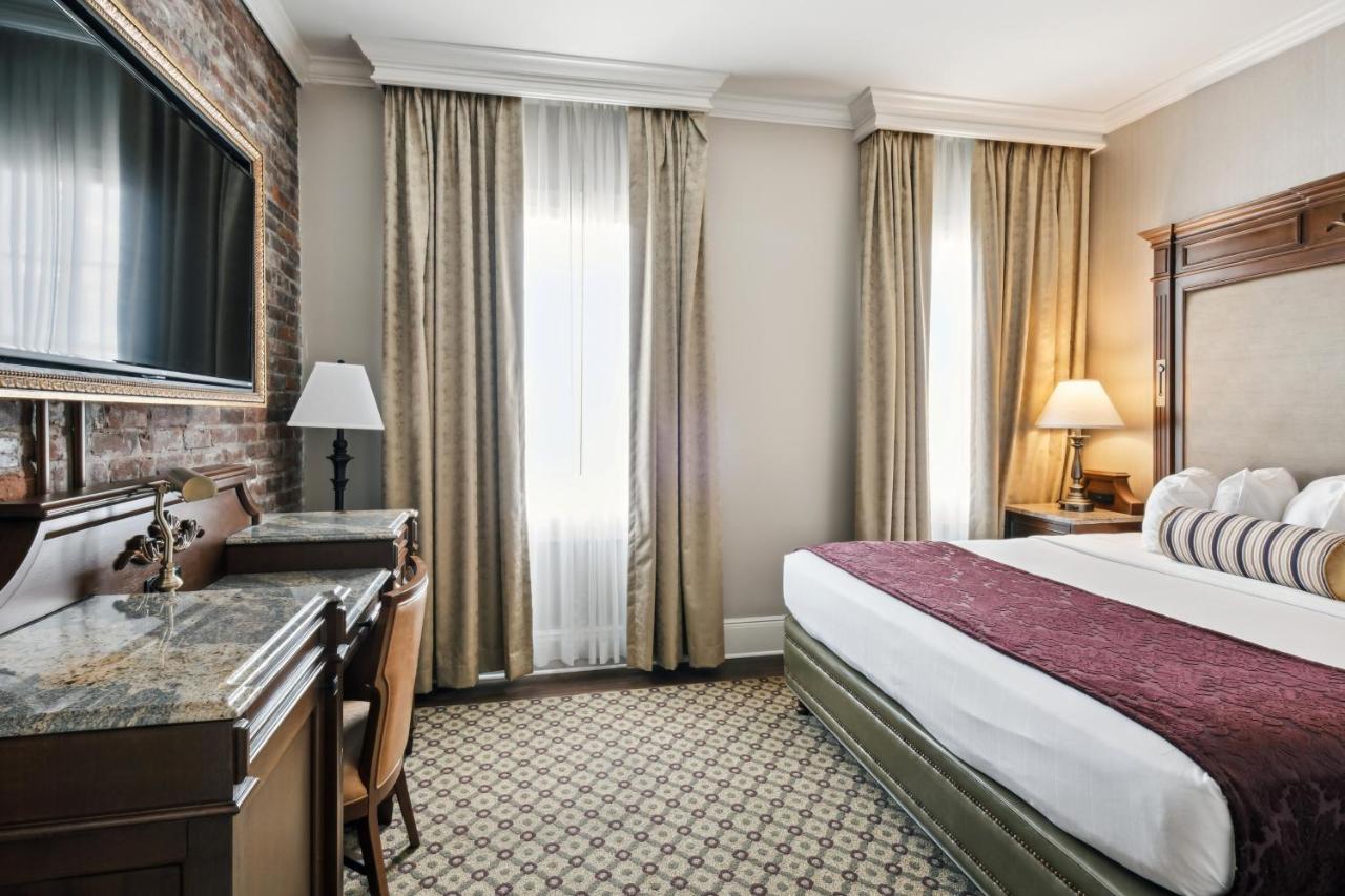 Deluxe Room with King Bed at French Market Inn