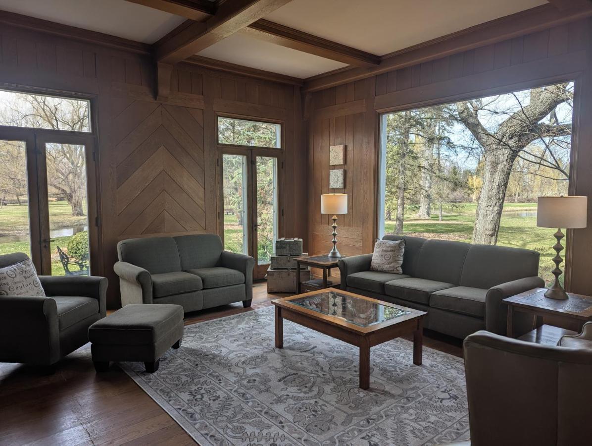 | Farrell House Lodge at Sunnybrook Trout Club