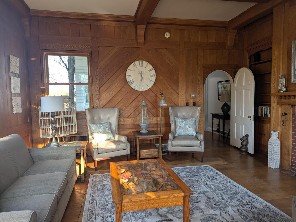 | Farrell House Lodge at Sunnybrook Trout Club