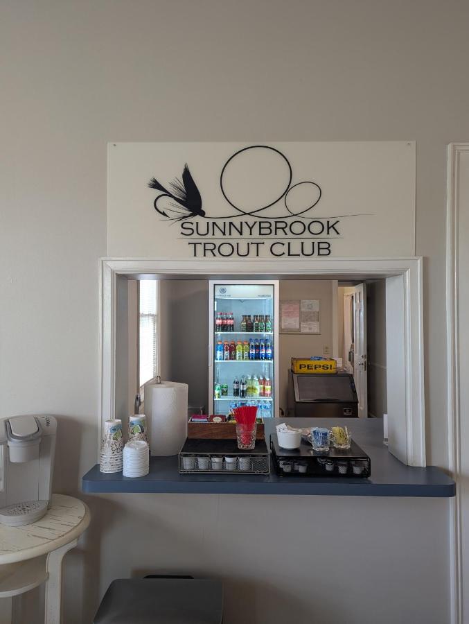 | Farrell House Lodge at Sunnybrook Trout Club