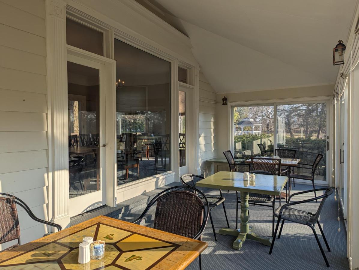 | Farrell House Lodge at Sunnybrook Trout Club