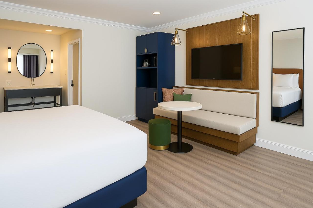 | The Woodrose- NEWLY RENOVATED
