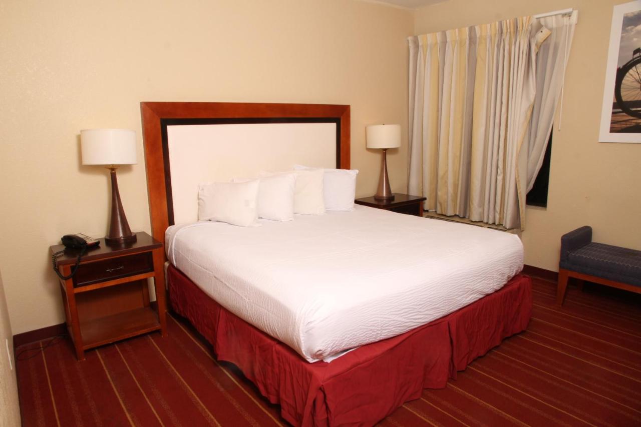 One-Bedroom King Suite - Non-Smoking at Days Inn by Wyndham Semmes/Mobile
