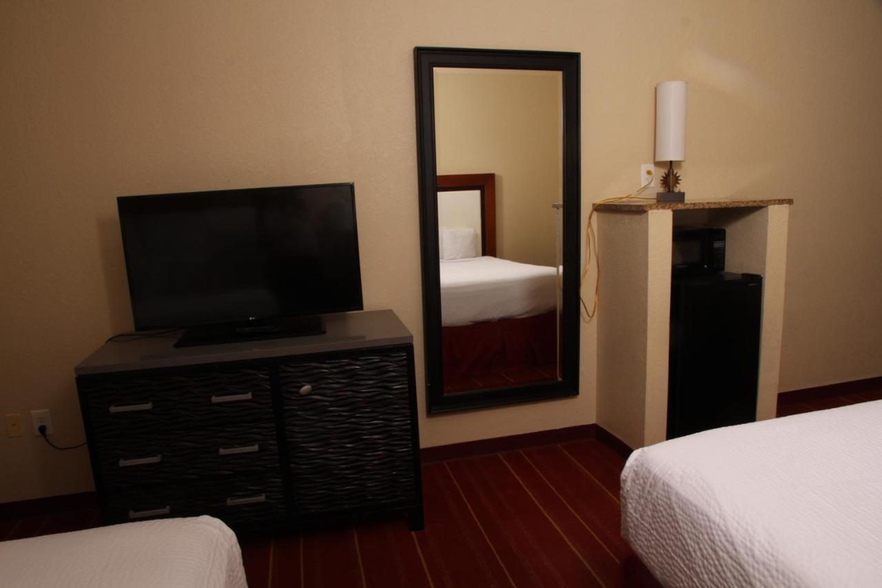 Queen Room with Two Queen Beds - Non-Smoking at Days Inn by Wyndham Semmes/Mobile