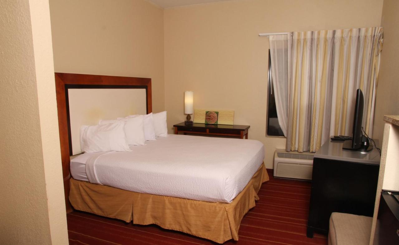 King Studio Suite - Non-Smoking at Days Inn by Wyndham Semmes/Mobile
