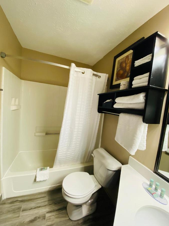 King Room with Bath Tub - Disability Access/Non-Smoking at Best Western Edinburgh/Columbus